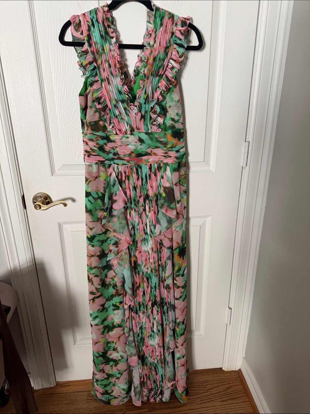 NWT BCBGMaxAzria Pink and Green Floral Ruffle V-Neck Maxi Dress size 8 - Picture 2 of 7